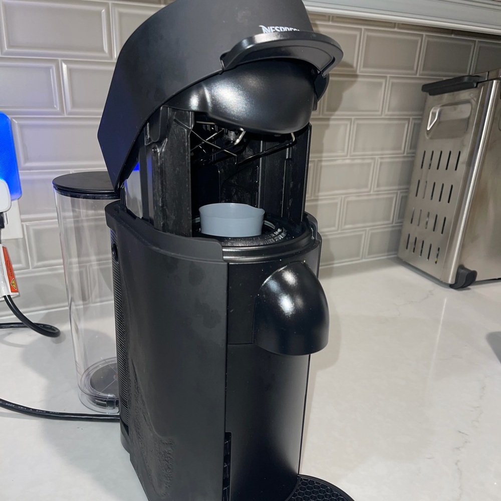 Nespresso VertuoPlus Deluxe Matte Black